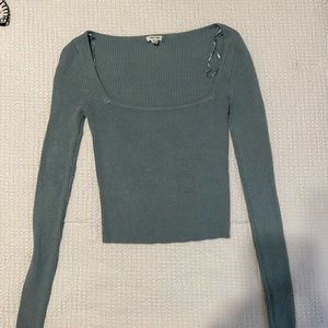 Cropped long sleeve top